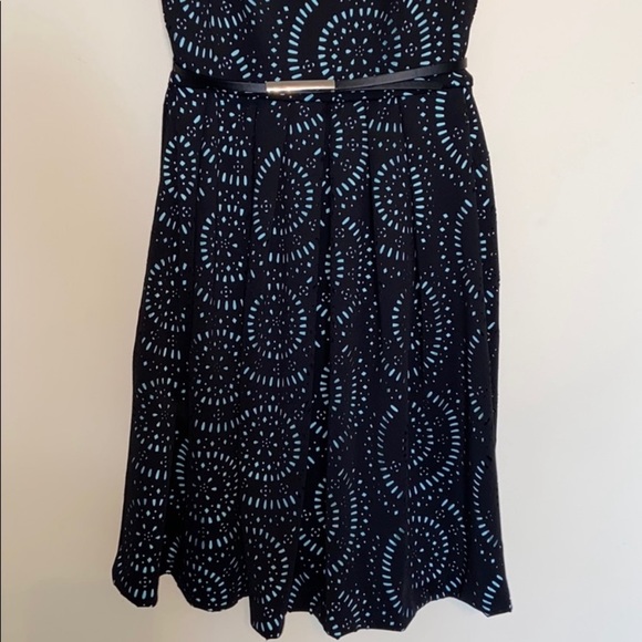 Stunning laser cut fit and flare dress - Picture 4 of 6